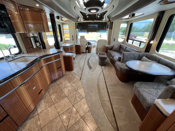 2011 Newell Coach P2000I - Image 17