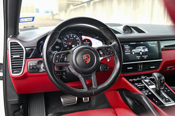 2020 Porsche Cayenne S - Image 17