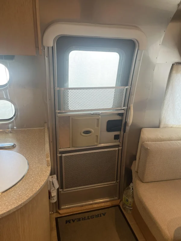 2008 Airstream 27′ Safari Special Edition - Image 42