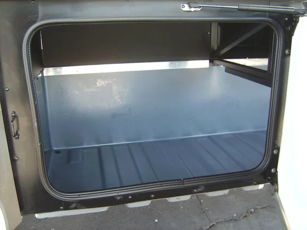 2015 Fleetwood Bounder Classic 36H - Image 58