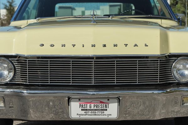 1967 Lincoln Continental Convertible - Image 17