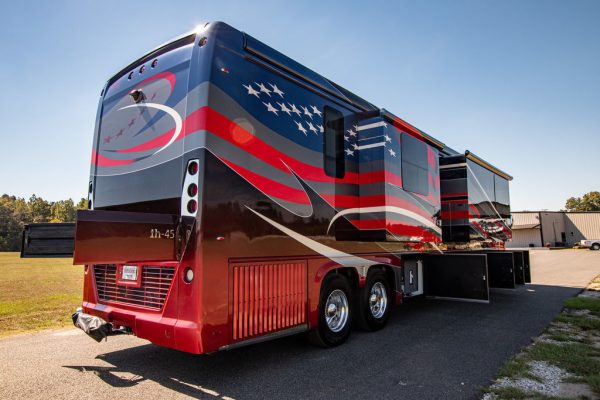 2017 Foretravel IH 45 Bath & 12 - Image 18