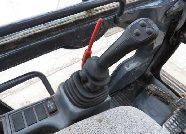 2018 John Deere 210G LC Excavator A/C Cab Aux Hydraulic Thumb Trackhoe - Image 18