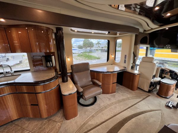 2011 Newell Coach P2000I - Image 19