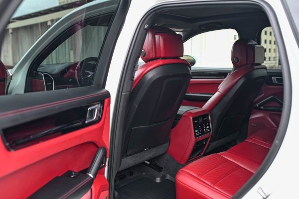 2020 Porsche Cayenne S - Image 19