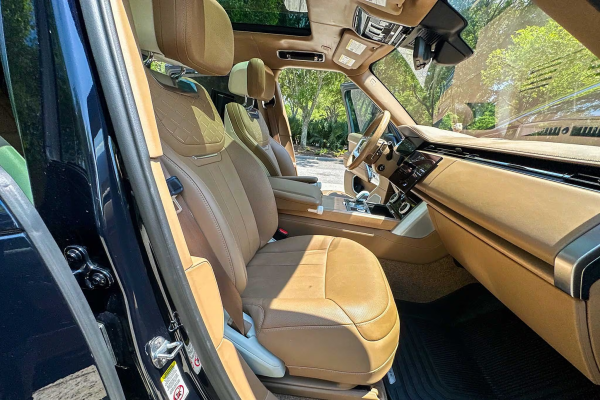 2023 Land Rover Range Rover SV LWB - Image 2