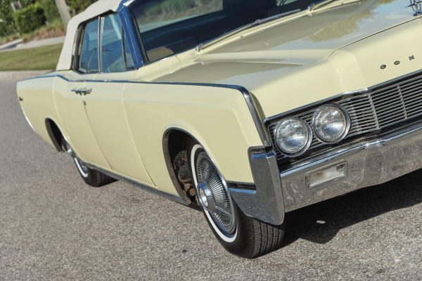 1967 Lincoln Continental Convertible - Image 19
