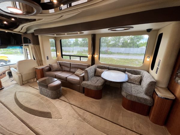 2011 Newell Coach P2000I - Image 20