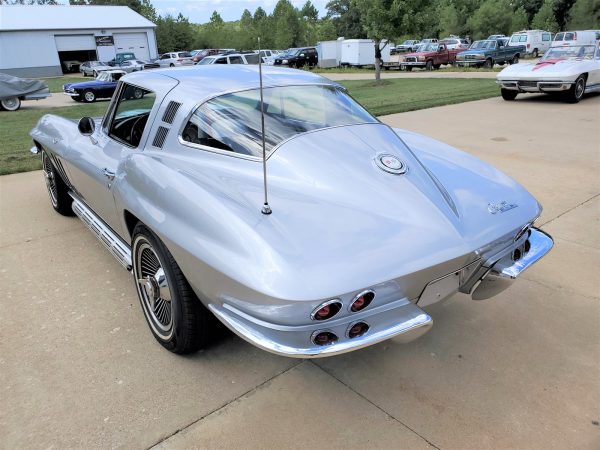 1965 Chevrolet Corvette - Image 20