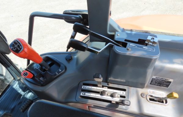 2017 Kubota M6S-111 4WD Utility Ag Tractor A/C Cab PTO Aux Hyd - Image 20