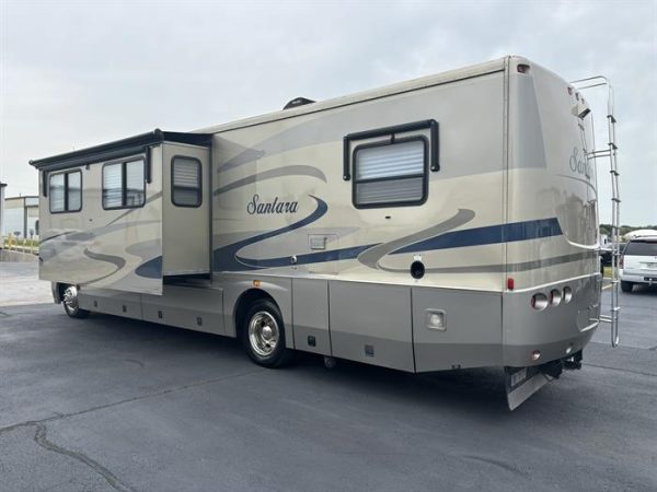 2004 Coachmen Santara 3510 DS - Image 3