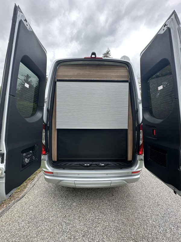 2020 Airstream Interstate 19 Tommy Bahama Edition 4x4 - Image 10