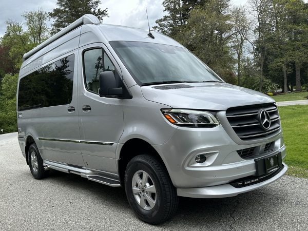 2020 Airstream Interstate 19 Tommy Bahama Edition 4x4 - Image 22