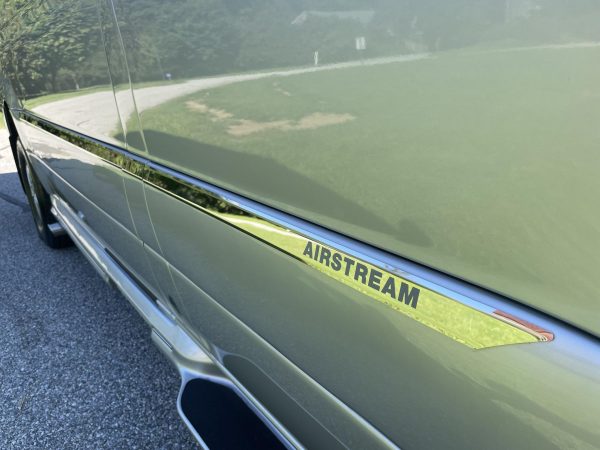 2020 Airstream Interstate 19 Tommy Bahama Edition 4x4 - Image 46
