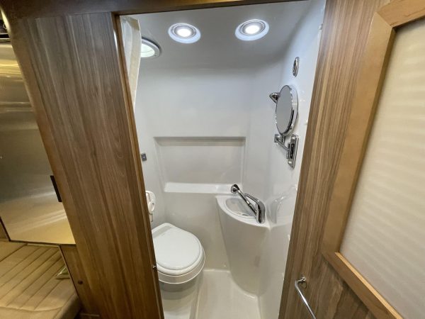 2020 Airstream Interstate 19 Tommy Bahama Edition 4x4 - Image 53