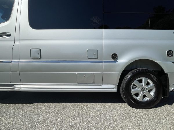 2020 Airstream Interstate 19 Tommy Bahama Edition 4x4 - Image 56