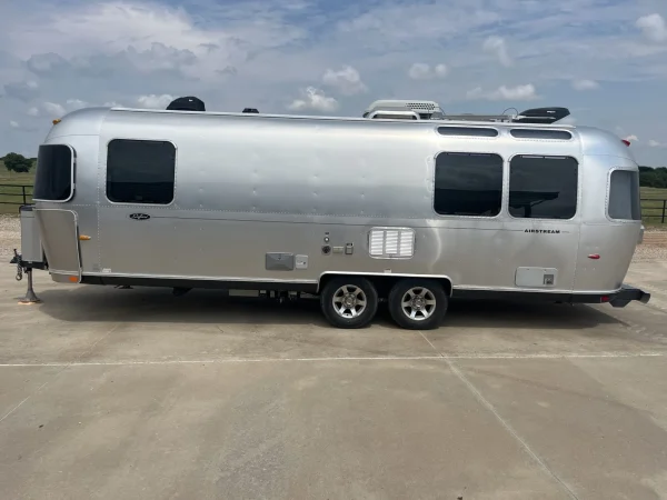 2008 Airstream 27′ Safari Special Edition - Image 28