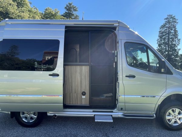 2020 Airstream Interstate 19 Tommy Bahama Edition 4x4 - Image 112