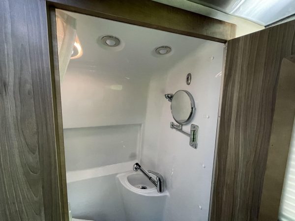2020 Airstream Interstate 19 Tommy Bahama Edition 4x4 - Image 116