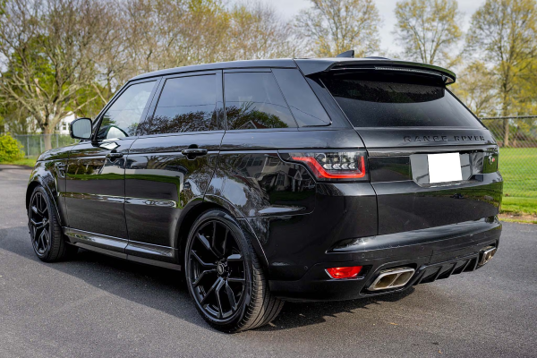 2022 Land Rover Range Rover Sport SVR Carbon Edition - Image 3