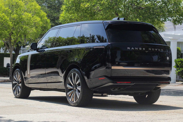2023 Land Rover Range Rover SV LWB - Image 30