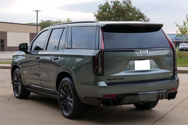 2024 Cadillac Escalade V - Image 3