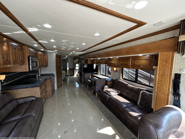 2013 Newmar Ventana 4346 - Image 3