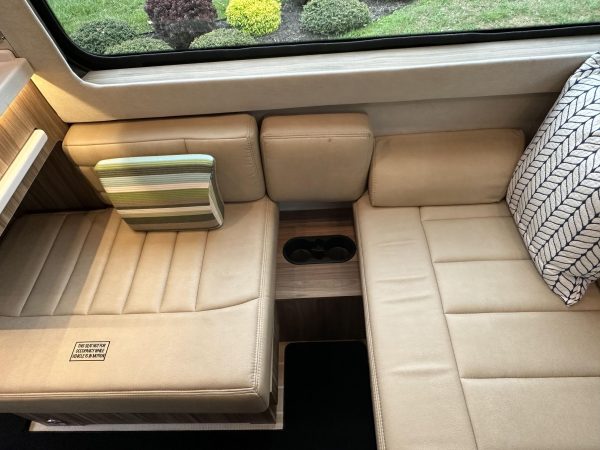 2020 Airstream Interstate 19 Tommy Bahama Edition 4x4 - Image 4