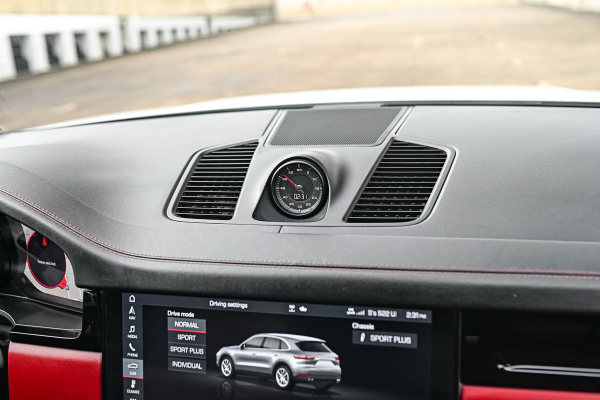 2020 Porsche Cayenne S - Image 21