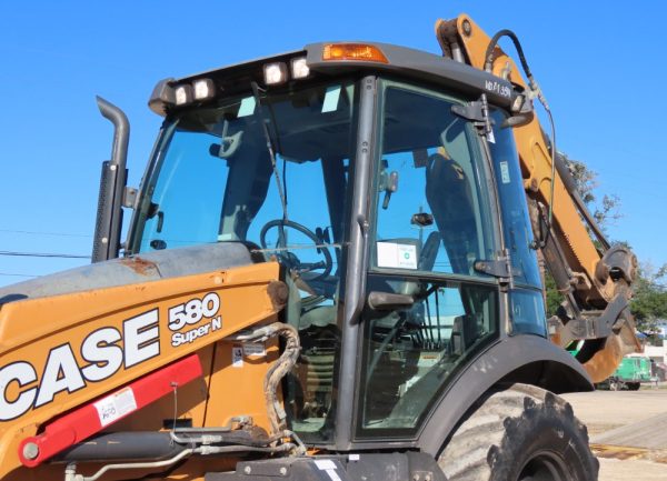 2018 Case 580SN Backhoe Wheel Loader Tractor Railroad Aux AC Cab - Image 21