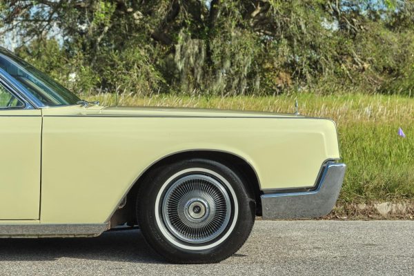 1967 Lincoln Continental Convertible - Image 21