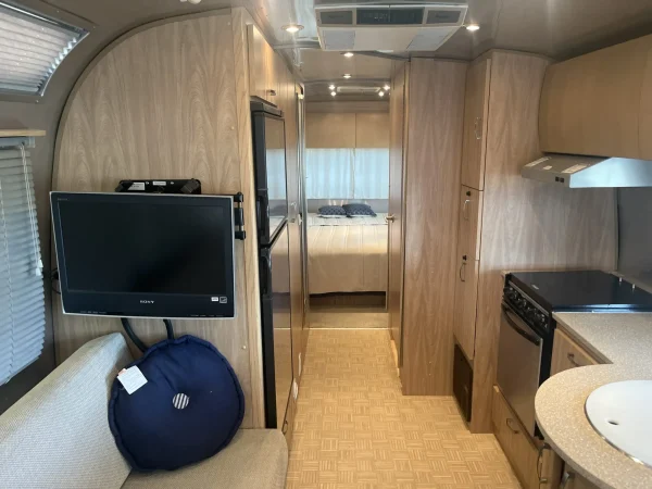 2008 Airstream 27′ Safari Special Edition - Image 47
