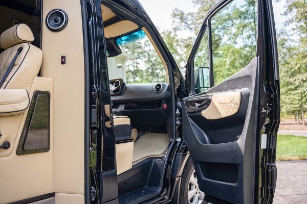 2019 Mercedes-Benz Sprinter 2500 Ultimate Limo - Image 23