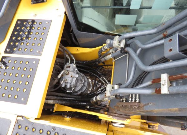 2018 John Deere 210G LC Excavator A/C Cab Aux Hydraulic Thumb Trackhoe - Image 23