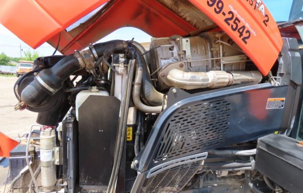 2017 Kubota M6S-111 4WD Utility Ag Tractor A/C Cab PTO Aux Hyd - Image 23