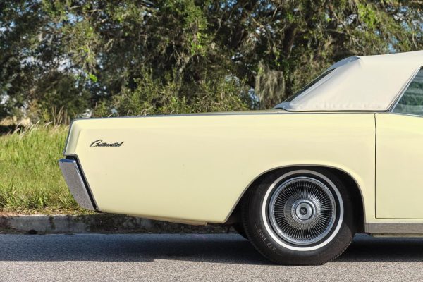 1967 Lincoln Continental Convertible - Image 23