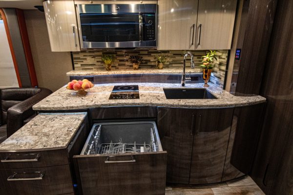 2017 Foretravel IH 45 Bath & 12 - Image 24