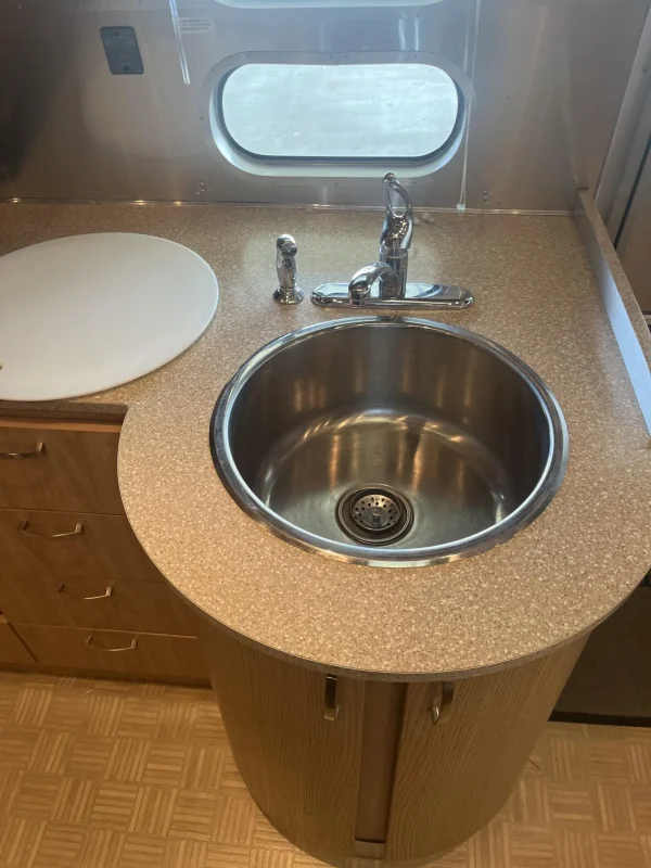 2008 Airstream 27′ Safari Special Edition - Image 49
