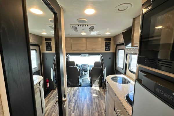 2016 Renegade Vienna 25VQRS - Image 24