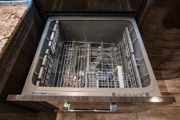 2017 Foretravel IH 45 Bath & 12 - Image 25