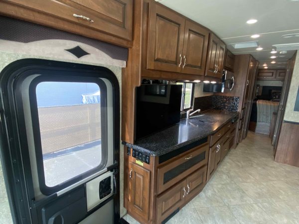 2013 Fleetwood Excursion 33A - Image 25