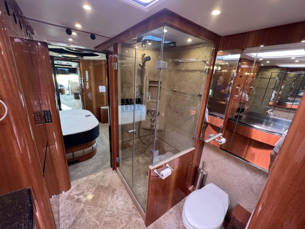 2011 Newell Coach P2000I - Image 26