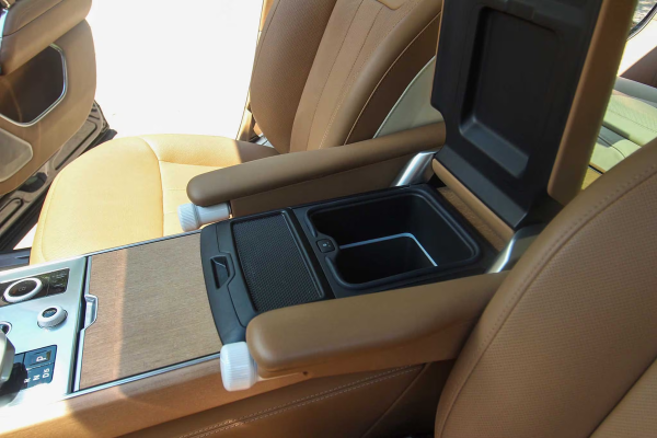 2023 Land Rover Range Rover SV LWB - Image 9