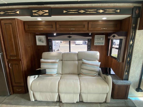 2013 Fleetwood Excursion 33A - Image 26