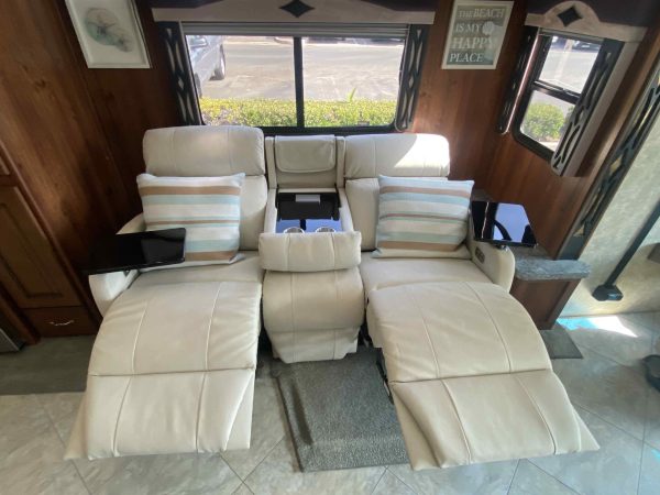 2013 Fleetwood Excursion 33A - Image 27