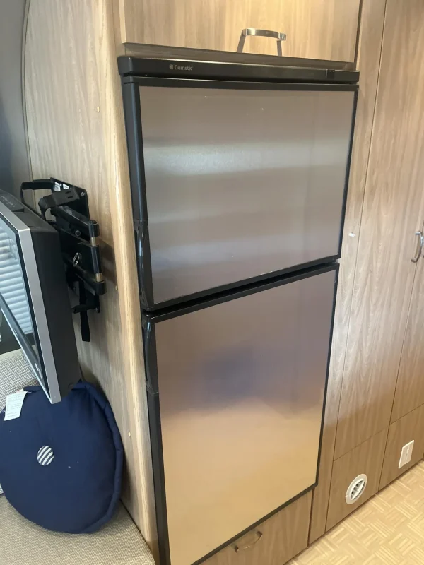 2008 Airstream 27′ Safari Special Edition - Image 4