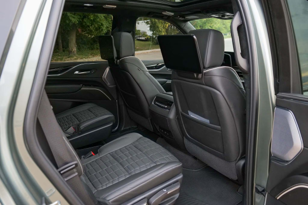 2024 Cadillac Escalade V - Image 28