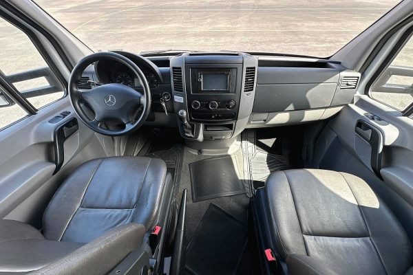 2016 Renegade Vienna 25VQRS - Image 28