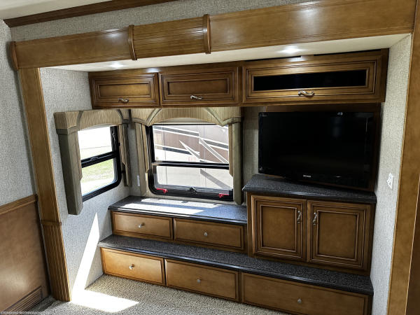 2013 Newmar Ventana 4346 - Image 28