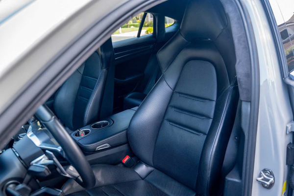 2020 Porsche Panamera GTS - Image 29